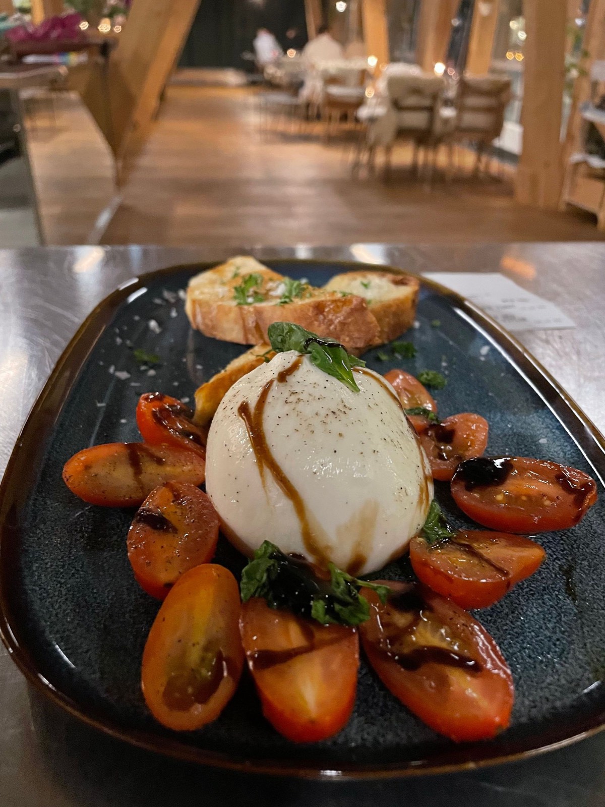Burrata med tomat